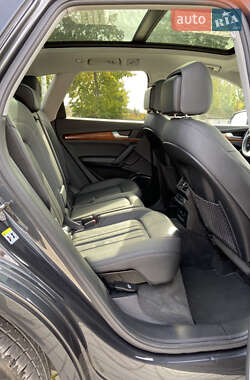 Позашляховик / Кросовер Audi Q5 2021 в 