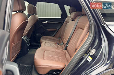 Внедорожник / Кроссовер Audi Q5 2017 в 