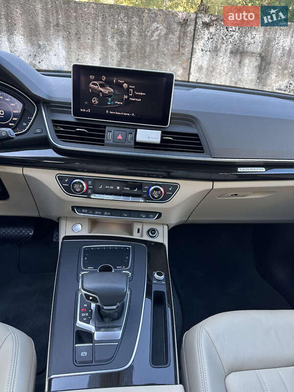 Внедорожник / Кроссовер Audi Q5 2018 в Луцке