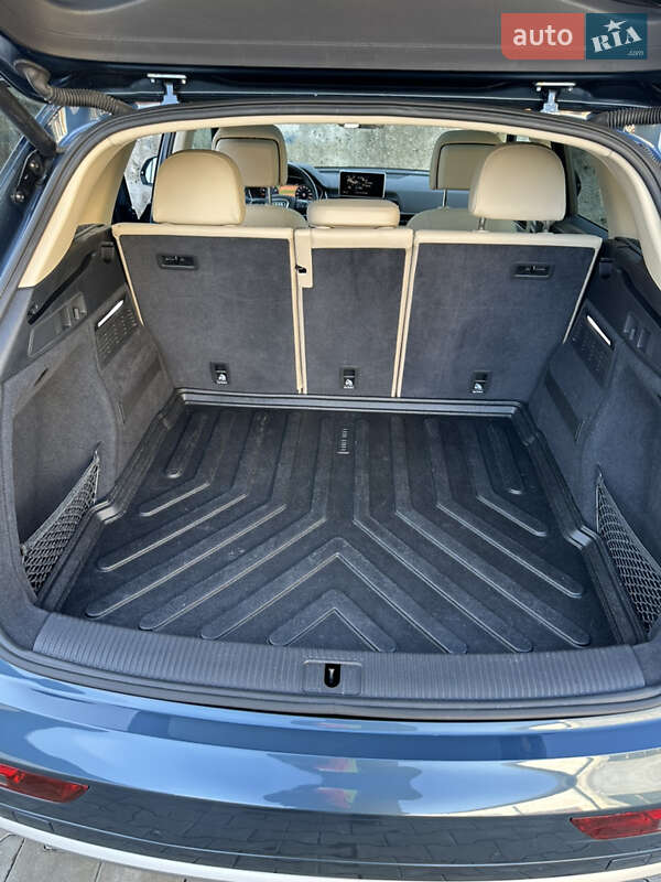 Внедорожник / Кроссовер Audi Q5 2018 в Луцке