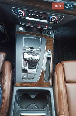 Внедорожник / Кроссовер Audi Q5 2019 в 