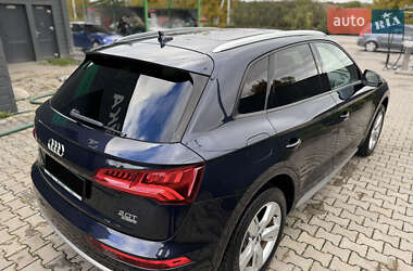 Внедорожник / Кроссовер Audi Q5 2017 в 