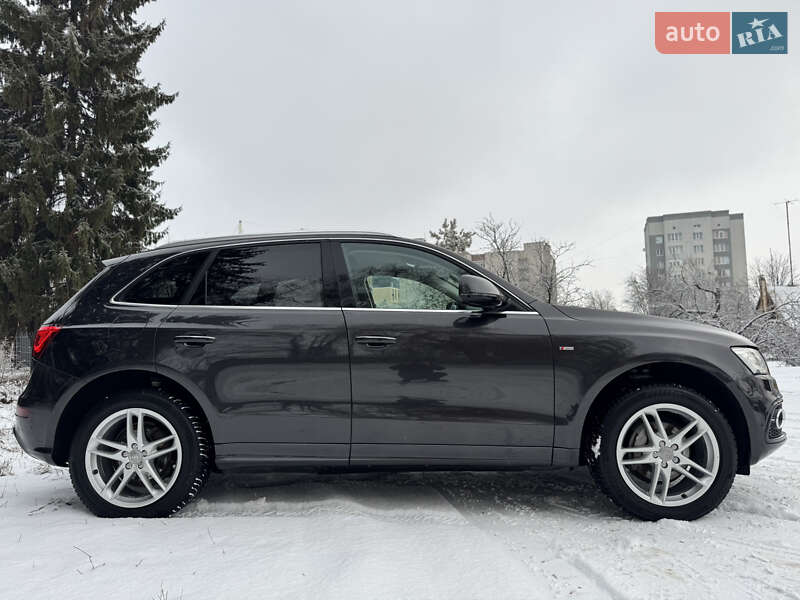 Позашляховик / Кросовер Audi Q5 2017 в Чернівцях