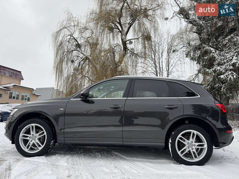 Позашляховик / Кросовер Audi Q5 2017 в Чернівцях