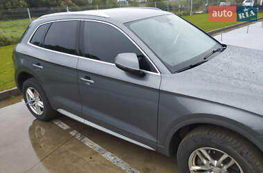 Внедорожник / Кроссовер Audi Q5 2017 в 