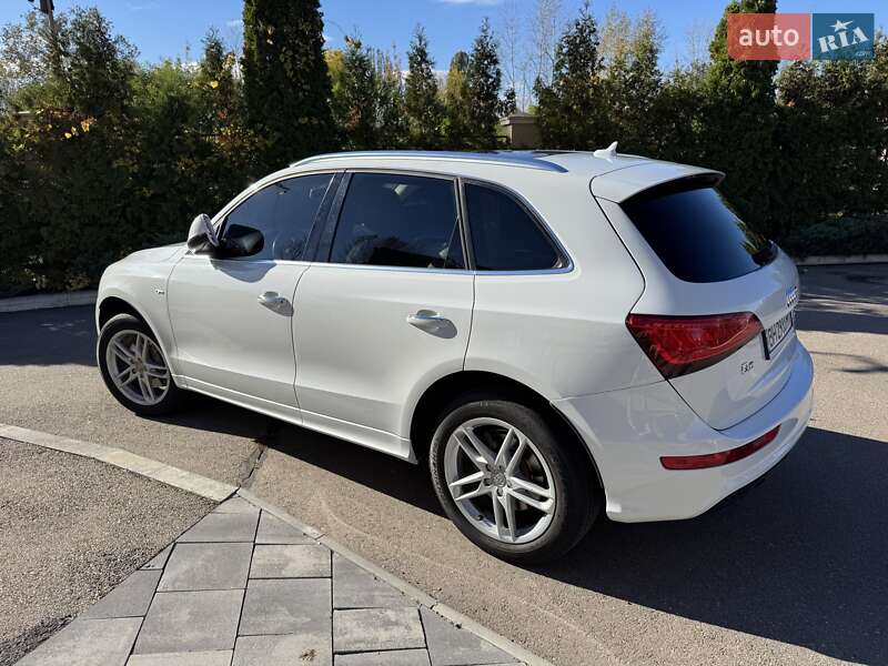 Позашляховик / Кросовер Audi Q5 2014 в Києві