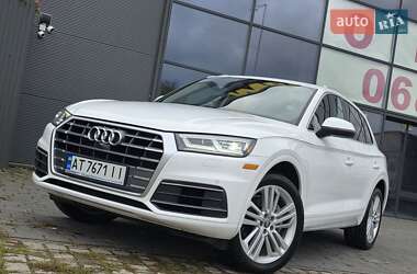 Позашляховик / Кросовер Audi Q5 2017 в 