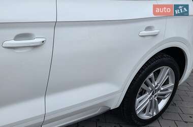 Позашляховик / Кросовер Audi Q5 2017 в 