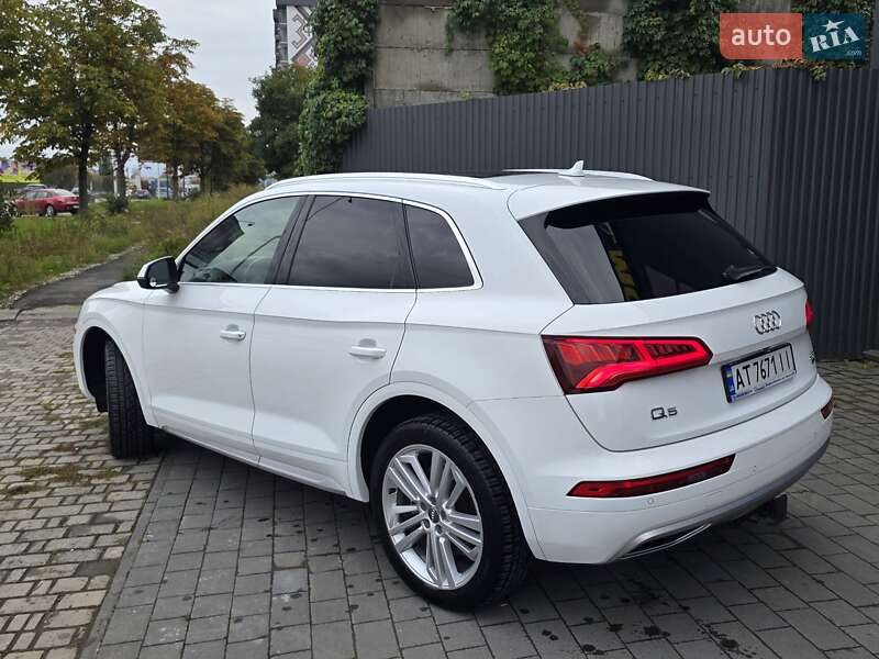 Внедорожник / Кроссовер Audi Q5 2017 в Ивано-Франковске