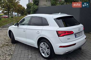 Позашляховик / Кросовер Audi Q5 2017 в 