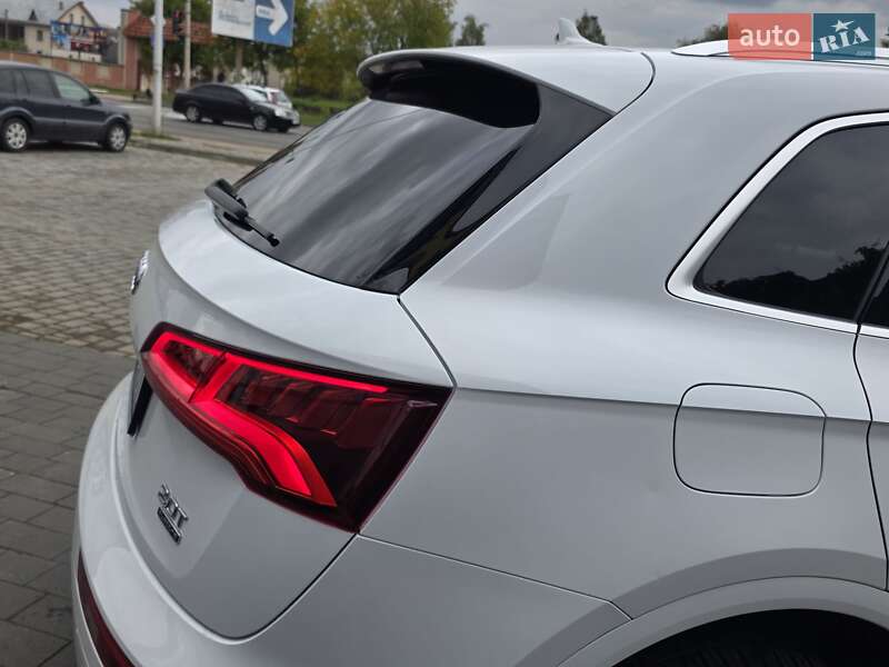 Внедорожник / Кроссовер Audi Q5 2017 в Ивано-Франковске