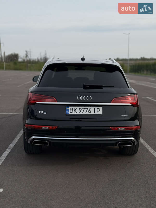 Позашляховик / Кросовер Audi Q5 2020 в Рівному