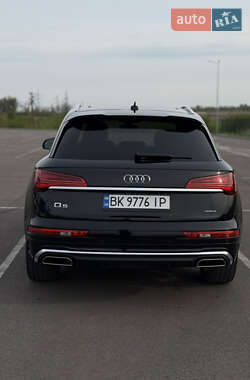 Внедорожник / Кроссовер Audi Q5 2020 в 