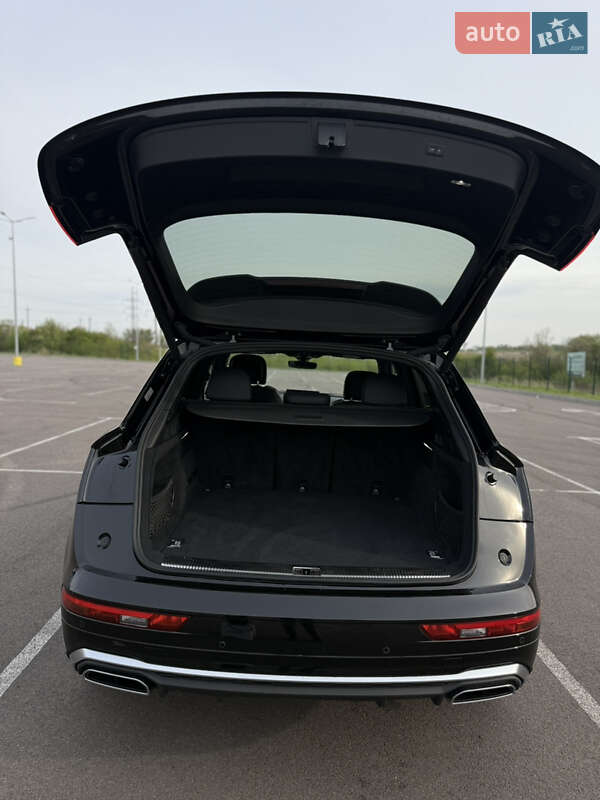 Позашляховик / Кросовер Audi Q5 2020 в Рівному