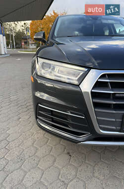 Позашляховик / Кросовер Audi Q5 2018 в 