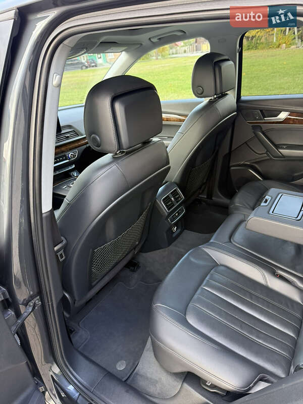 Внедорожник / Кроссовер Audi Q5 2018 в Ровно
