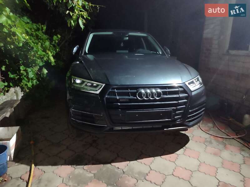 Внедорожник / Кроссовер Audi Q5 2020 в Богуславе