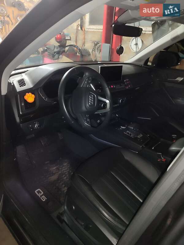 Внедорожник / Кроссовер Audi Q5 2020 в Богуславе