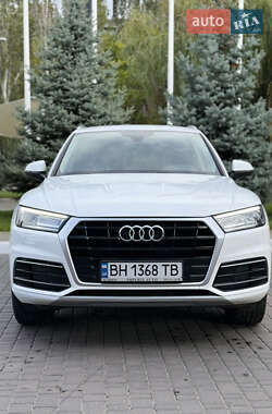Позашляховик / Кросовер Audi Q5 2017 в 