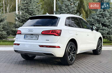 Позашляховик / Кросовер Audi Q5 2017 в 