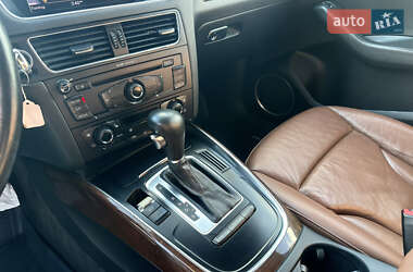 Внедорожник / Кроссовер Audi Q5 2012 в 