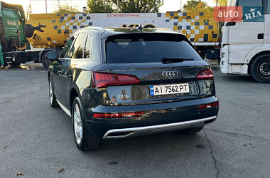 Позашляховик / Кросовер Audi Q5 2017 в 