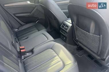 Позашляховик / Кросовер Audi Q5 2020 в 