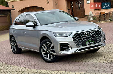 Позашляховик / Кросовер Audi Q5 2021 в 