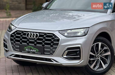 Позашляховик / Кросовер Audi Q5 2021 в 