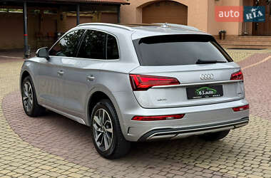 Позашляховик / Кросовер Audi Q5 2021 в 