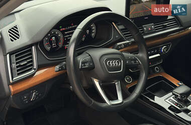 Позашляховик / Кросовер Audi Q5 2021 в 