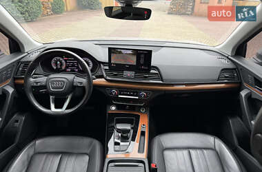 Позашляховик / Кросовер Audi Q5 2021 в 