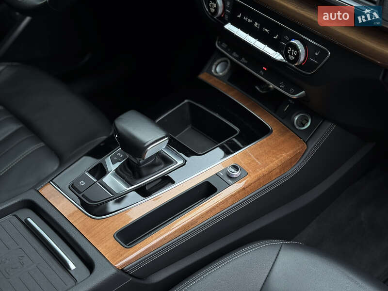 Внедорожник / Кроссовер Audi Q5 2021 в Мукачево