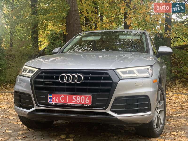 Позашляховик / Кросовер Audi Q5 2018 в 