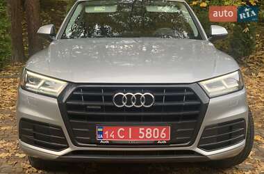 Позашляховик / Кросовер Audi Q5 2018 в 