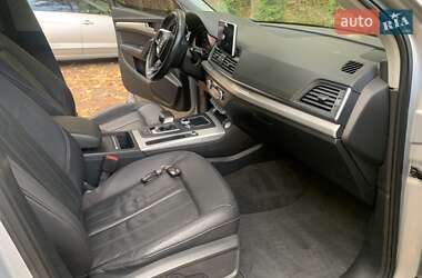 Позашляховик / Кросовер Audi Q5 2018 в 