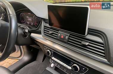 Позашляховик / Кросовер Audi Q5 2018 в 