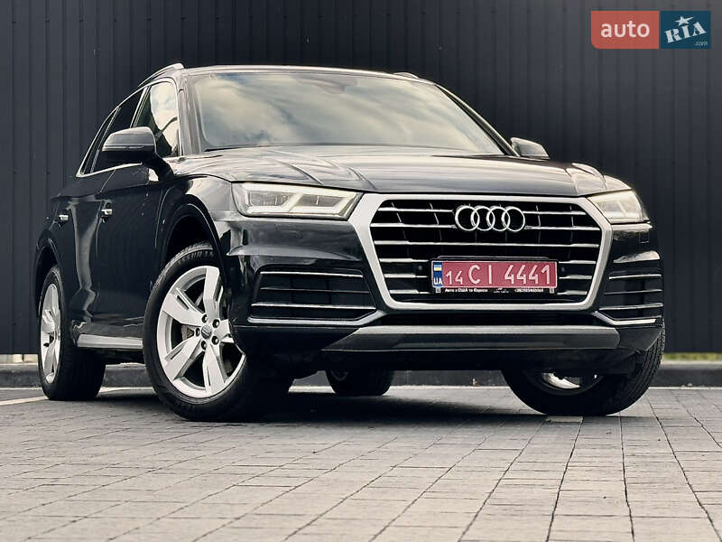 Внедорожник / Кроссовер Audi Q5 2018 в 