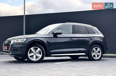 Внедорожник / Кроссовер Audi Q5 2018 в 