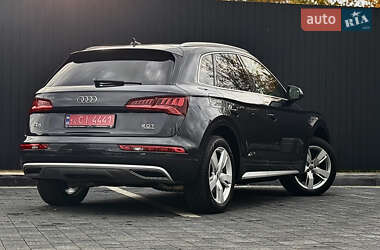 Внедорожник / Кроссовер Audi Q5 2018 в 