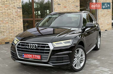Внедорожник / Кроссовер Audi Q5 2018 в 
