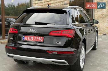 Внедорожник / Кроссовер Audi Q5 2018 в 