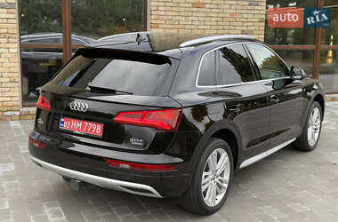 Внедорожник / Кроссовер Audi Q5 2018 в 