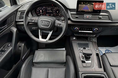 Внедорожник / Кроссовер Audi Q5 2018 в 