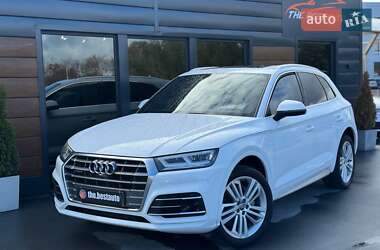 Внедорожник / Кроссовер Audi Q5 2018 в 