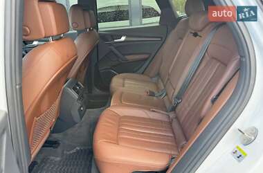 Внедорожник / Кроссовер Audi Q5 2018 в 