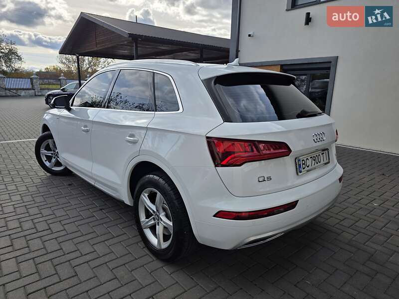 Внедорожник / Кроссовер Audi Q5 2017 в Коломые