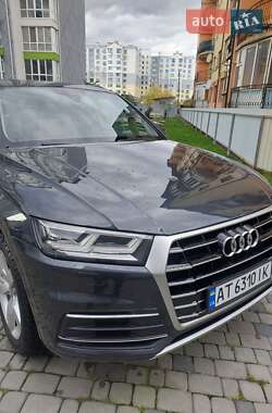 Позашляховик / Кросовер Audi Q5 2018 в 