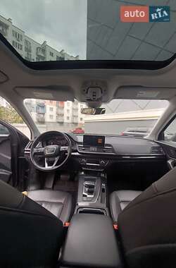 Позашляховик / Кросовер Audi Q5 2018 в 
