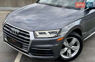 Внедорожник / Кроссовер Audi Q5 2018 в 